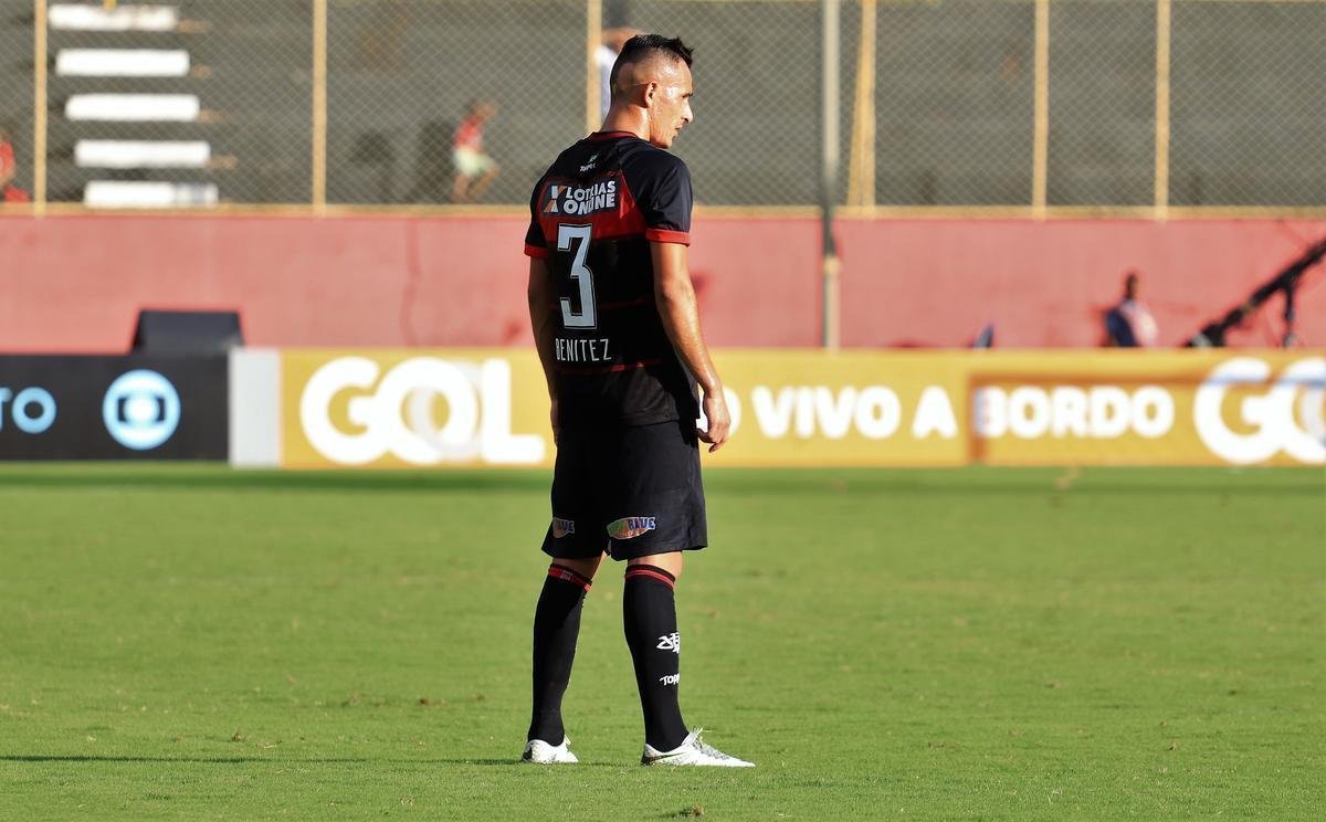 Vitória derrotou Atlético por 1 a 0, no Barradão, com gol de Léo Ceará