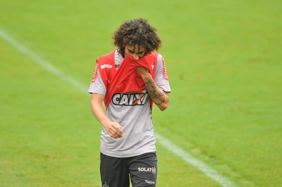 O elenco do Atltico treinou nesta quinta-feira de olho no jogo contra o Corinthians, neste domingo