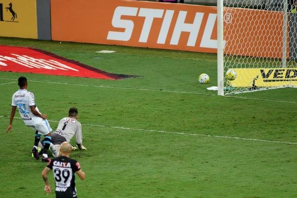 Pedro Rocha marcou o primeiro gol do Grmio e calou o Mineiro