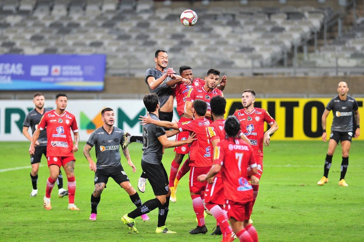 Fotos do jogo entre Atltico e Tombense, neste sbado, pela semifinal do Campeonato Mineiro