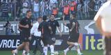 Atacante Fred durante o aquecimento para o clssico contra o Cruzeiro, no Independncia