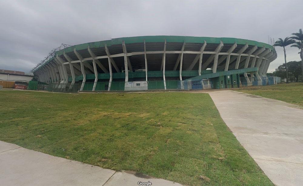 Estdio Ramn Tahuichi Aguilera, Santa Cruz de la Sierra (Bolvia) - a casa do Oriente Petrolero  situada em Santa Cruz de la Sierra, onde a altitude  mais baixa que a de Belo Horizonte: 416 metros. O estdio comporta aproximadamente 35 mil espectadores. 