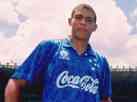 Hoje 'dono' do Cruzeiro, Ronaldo encantou o mundo com a camisa celeste