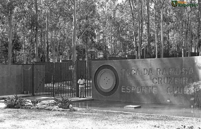 Primeiras fotos da Toca da Raposa I, em 1973, ano de sua inaugurao pelo ento presidente do Cruzeiro, Felcio Brandi