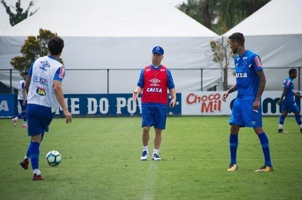 Jogadores da Raposa se reapresentaram na manh desta segunda-feira e comearam a preparao para enfrentar o Coritiba, nesta quarta-feira, no Couto Pereira, pelo Brasileiro