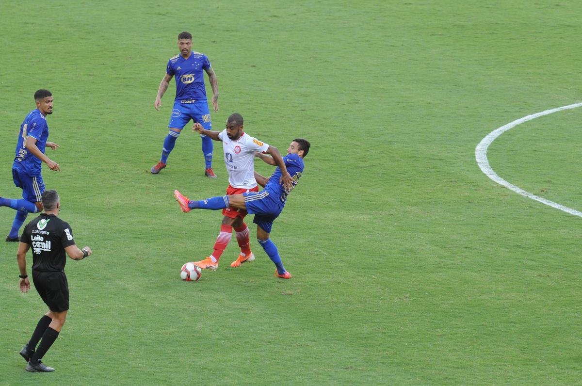 Fotos do empate por 0 a 0 entre Cruzeiro e Tombense, no Mineiro, em Belo Horizonte, pela sexta rodada do Campeonato Mineiro de 2021. Goleiro cruzeirense Fbio pegou um pnalti cobrado por Paulinho Dias e evitou o revs.