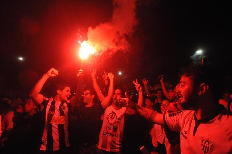 Festa da torcida pelo bicampeonato brasileiro do Atltico na sede do clube, no bairro de Lourdes, em BH