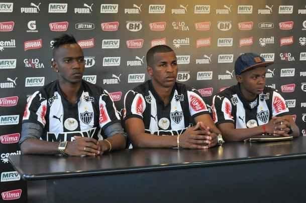 Veja imagens da apresentao de Hyuri, Erazo e Juan Cazares, novos reforos do Atltico