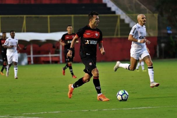 Vitória derrotou Atlético por 1 a 0, no Barradão, com gol de Léo Ceará