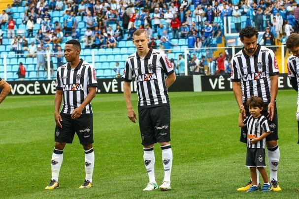 Imagens do empate entre Avaí e Atlético, na Ressacada