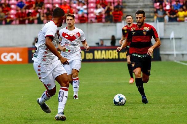 Partida entre Sport e Vitria, na Arena de Pernambuco, pela Copa do Nordeste