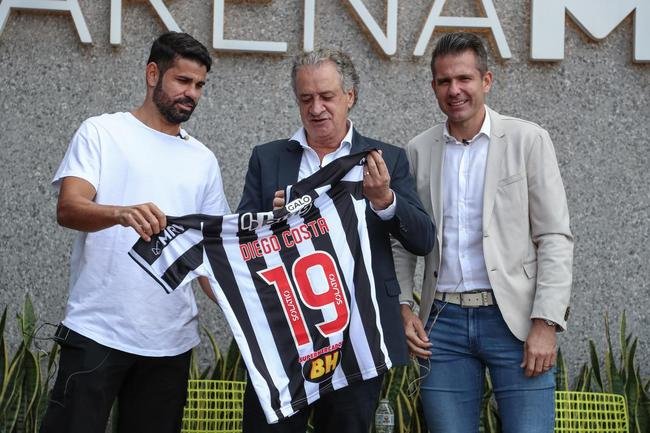 Na Arena MRV, Diego Costa  apresentado como novo reforo do Atltico