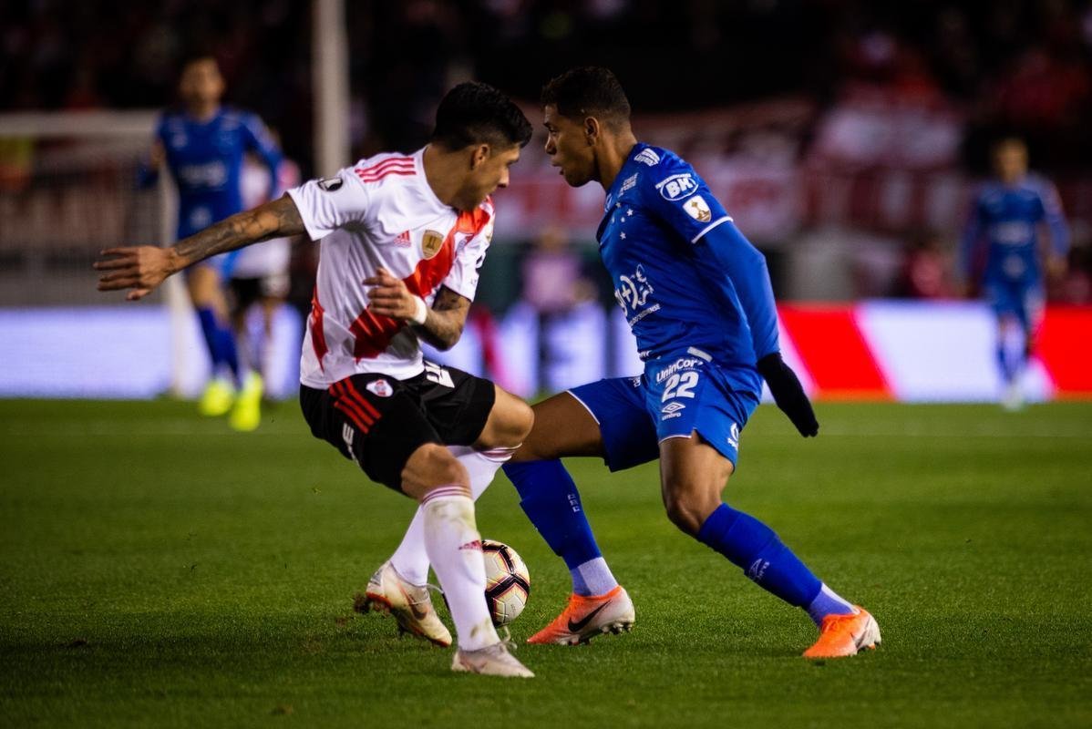 Fotos do segundo tempo do duelo entre River Plate e Cruzeiro, no Monumental de Núñez, em Buenos Aires, pela ida das oitavas de final da Copa Libertadores