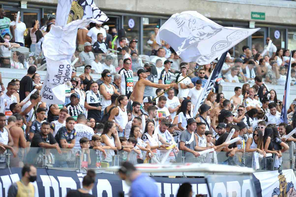 Fotos das torcidas de Athletic e Cruzeiro, no Mineirão, em Belo Horizonte, pela semifinal do Campeonato Mineiro