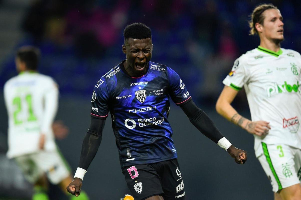 Eliminado na Libertadores, o Amrica teve a chance de conquistar uma vaga na Copa Sul-Americana de 2022. No entanto, o Coelho se despediu da Libertadores com derrota por 3 a 0 para Independiente del Valle e perdeu a chance de disputar outro torneio continental no ano. 