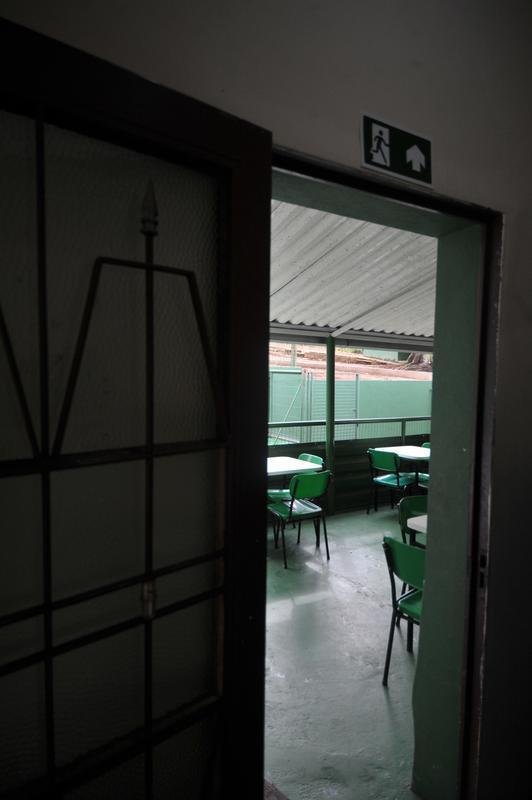 Amrica abriu Casa do Atleta, alojamento que recebe jovens das categorias de base do clube no Centro de Treinamento Lanna Drumond. Local abriga 60 jogadores. Segundo direo, contineres eram utilizados para receber atletas em perodo de testes, mas j esto desativados. Por falta de alvars da prefeitura de Contagem e laudo do Corpo de Bombeiros, Amrica realocou garotos em hotel de Belo Horizonte at regularizao do CT.