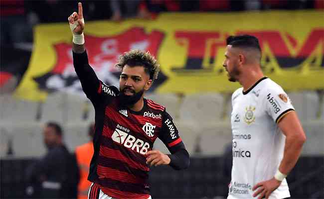 Gabriel Barbosa fez o segundo gol do Flamengo, que abriu boa vantagem