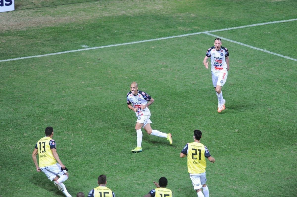 Nos acrscimos, o Operrio chegou ao empate com gol de Julinho