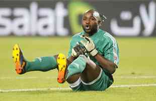 2010 - Internacional foi vencido pelo Mazembe, do Congo, por 2 a 0, e caiu na semifinal. Comemorao do goleiro Kidiaba marcou classificao histrica do time africano, que perdeu a final para a Inter de Milo