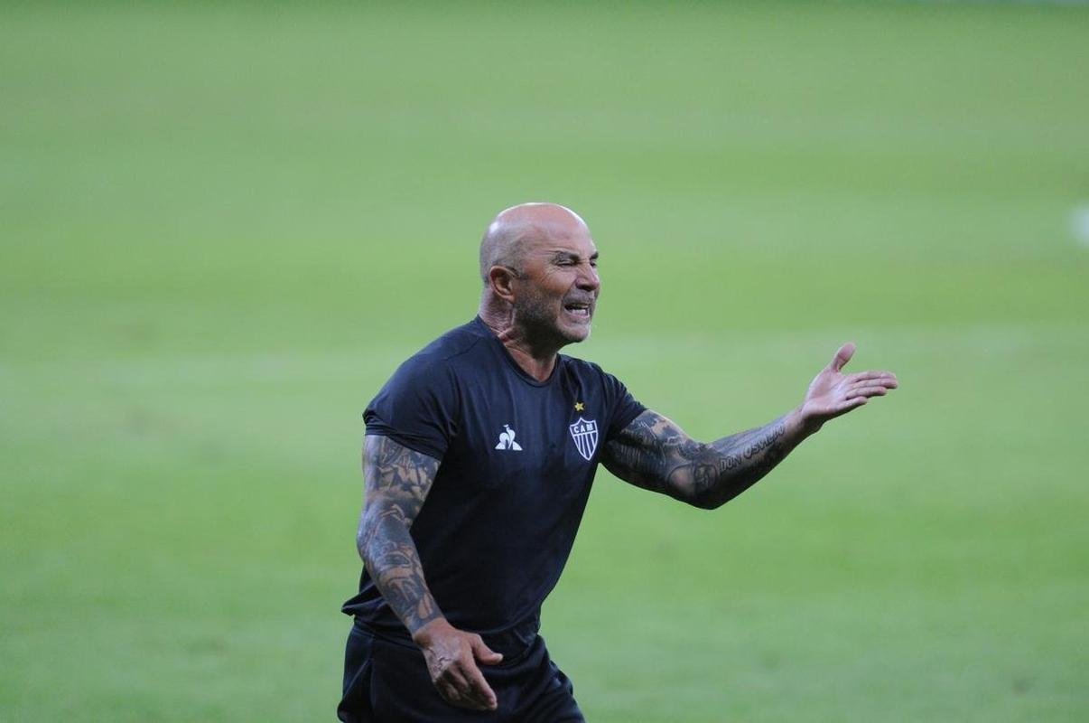 8 Jorge Sampaoli (2020) - 22 pontos
