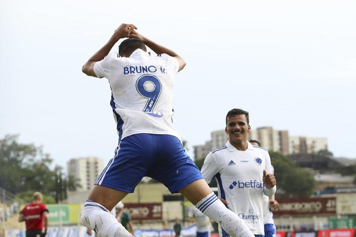Fotos do jogo entre Caldense x Cruzeiro, no est�dio Ronald�o, em Po�os de Caldas, pela 7� rodada do Campeonato Mineiro