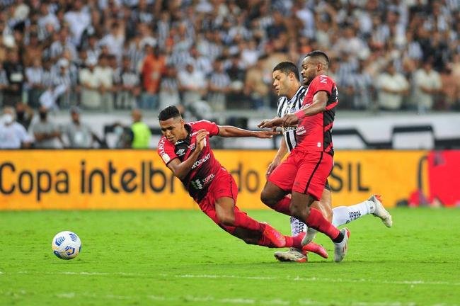 Fotos da vitria do Atltico sobre o Athletico-PR, no Mineiro, no jogo de ida da final da Copa do Brasil