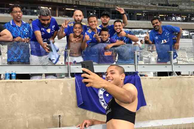 Cruzeiro volta a vencer e agora se prepara para festa final no