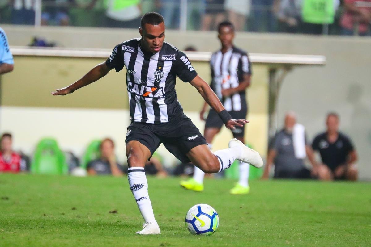 SEGUE NO CLUBE: Leandrinho - Contratado em 10 de julho, s conseguiu estrear em 5 de setembro, na vitria por 1 a 0 sobre o So Paulo, no Independncia. Tem apenas trs partidas com a camisa alvinegra (nenhuma como titular) e no fez gol ou deu assistncia.