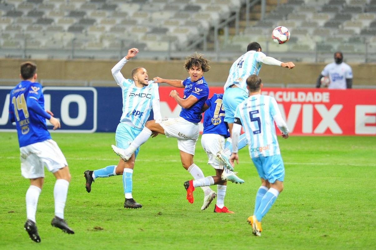 Fotos de Cruzeiro x Londrina, no Mineiro, pela 15 rodada da Srie B