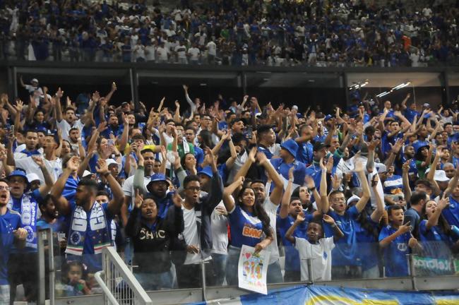 Fotos da torcida do Cruzeiro na partida de volta das oitavas de final da Copa do Brasil, contra o Fluminense, no Mineiro (Juarez Rodrigues/EM/DAPress)
