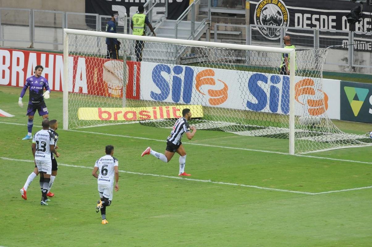 25 rodada - Atltico venceu o Cear por 3 a 1, no Mineiro, com gols de Hulk (dois) e Diego Costa
