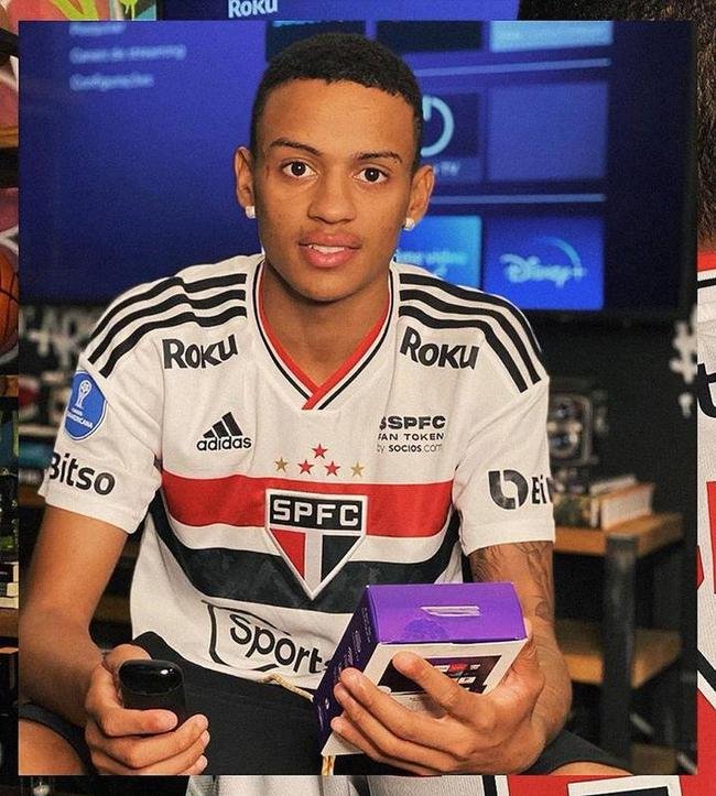 Caio (atacante) - lesionado