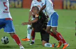 Lances da partida de estreia do Amrica na Srie A do Brasileiro, contra o Bahia, na Arena do Jacar