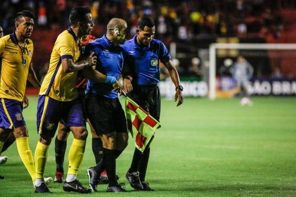 O Sport recebeu o Retrô FC em jogo adiantado da 5ª rodada do Campeonato Pernambucano. A partida marcou a estreia da Ilha do Retiro na temporada 2020