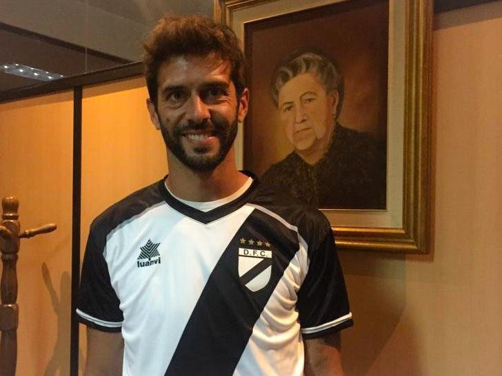 23 - Ernesto Goi: lateral-esquerdo de 34 anos, foi revelado pelo Nacional-URU. Passou ainda por clubes como Estudiantes-ARG e Almera-ESP. Atuou at pelo Defensor, principal rival do Danubio.