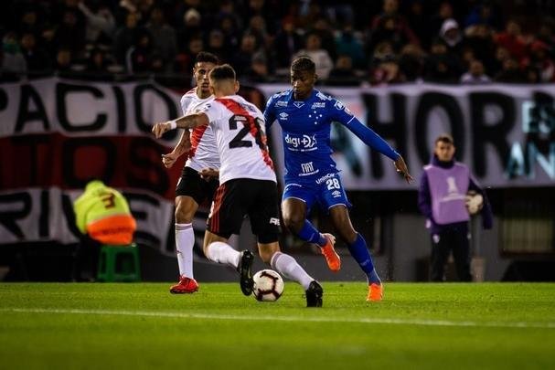 Fotos do segundo tempo do duelo entre River Plate e Cruzeiro, no Monumental de Nez, em Buenos Aires, pela ida das oitavas de final da Copa Libertadores