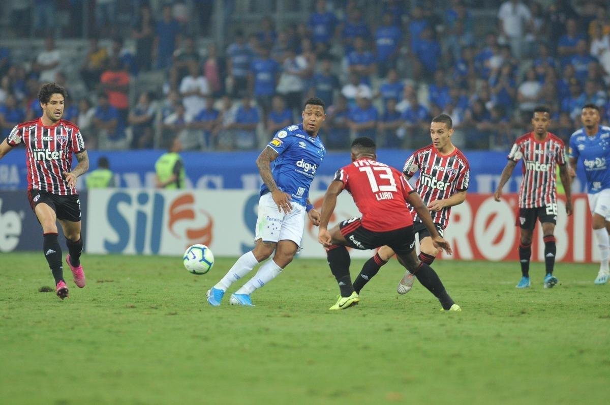Fotos de Cruzeiro x So Paulo, no Mineiro, pela 26 rodada do Campeonato Brasileiro