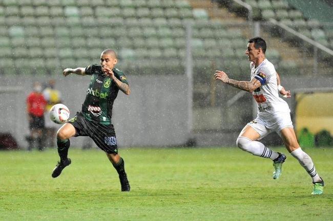 Fotos de Amrica x Athletic, no Independncia, pelo Campeonato Mineiro