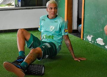 Jogador de 20 anos ficará no clube carioca até o fim da temporada 2023 e poderá ser comprado pelo Alvinegro de forma definitiva