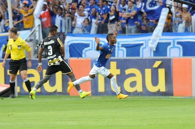 Marquinhos (atacante) - jogador til no esquema ttico de Marcelo Oliveira, fez 10 gols em 64 partidas em sua trajetria no Cruzeiro. Acabou envolvido em troca com o Internacional pelo lateral-esquerdo Fabrcio.