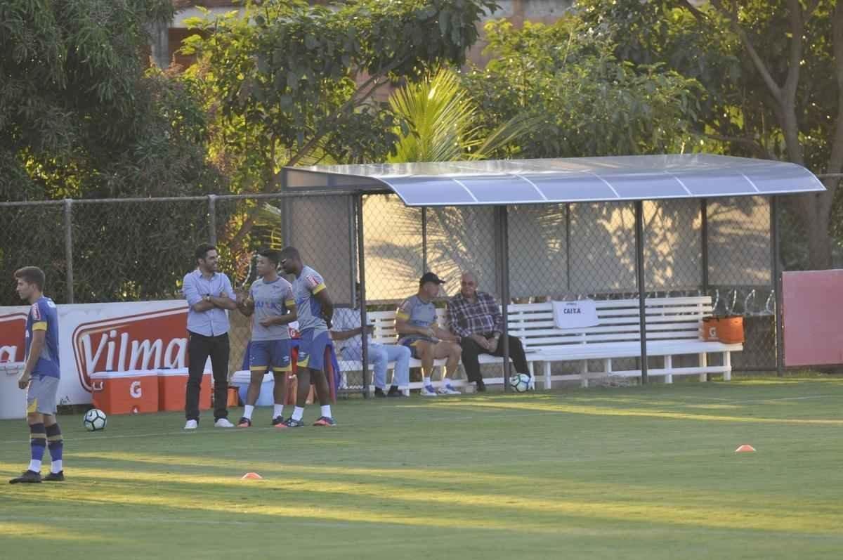 Mano Menezes testou novidades no Cruzeiro para enfrentar o So Paulo na estreia do Brasileiro