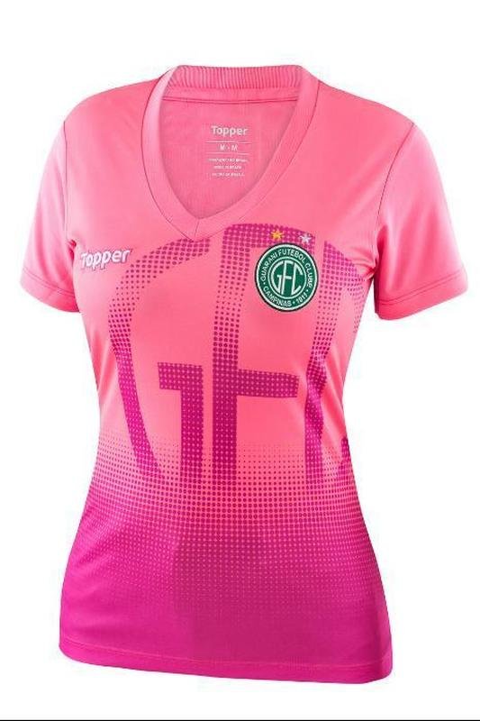 A camisa Outubro Rosa do Guarani Futebol Clube  inspirada no escudo do clube, representado em grandes propores com efeito de retculas degrad.