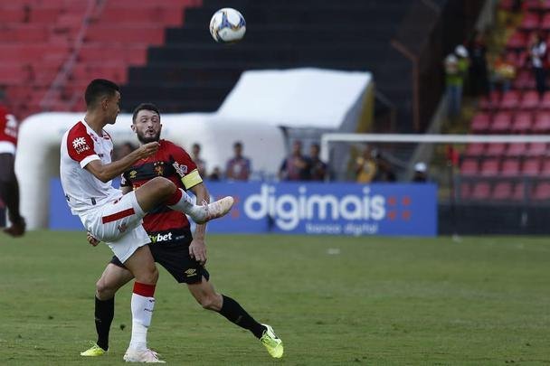 Sport recebe, na tarde deste domingo, confronto diante da equipe do Vila Nova. Jogo pode concretizar o Leão na Série A do próximo ano