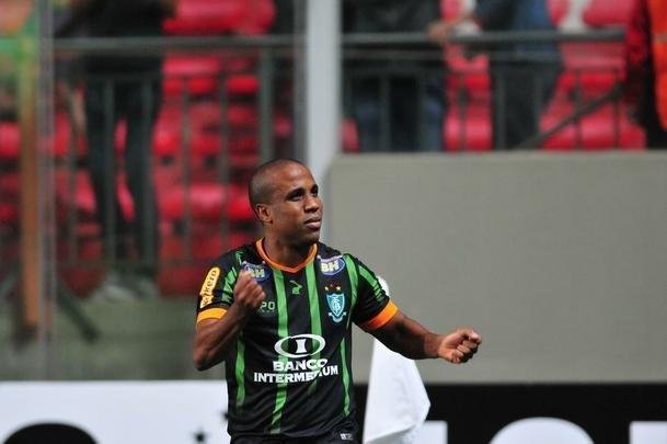 Borges (atacante) - centroavante de grandes clubes como So Paulo, Santos, Grmio e Cruzeiro, Borges chegou ao Amrica no incio de 2016 cercado de expectativas. O curto perodo no Lanna Drumond acabou sendo abaixo do esperado: em 16 partidas, o camisa 9 marcou apenas dois gols.