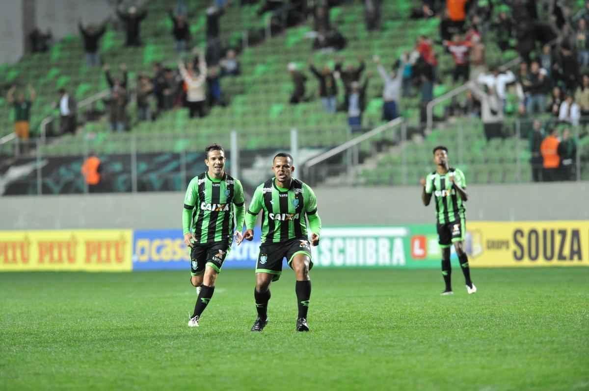Amrica e Londrina se enfrentaram no Independncia, pela 18 rodada da Srie B do Brasileiro