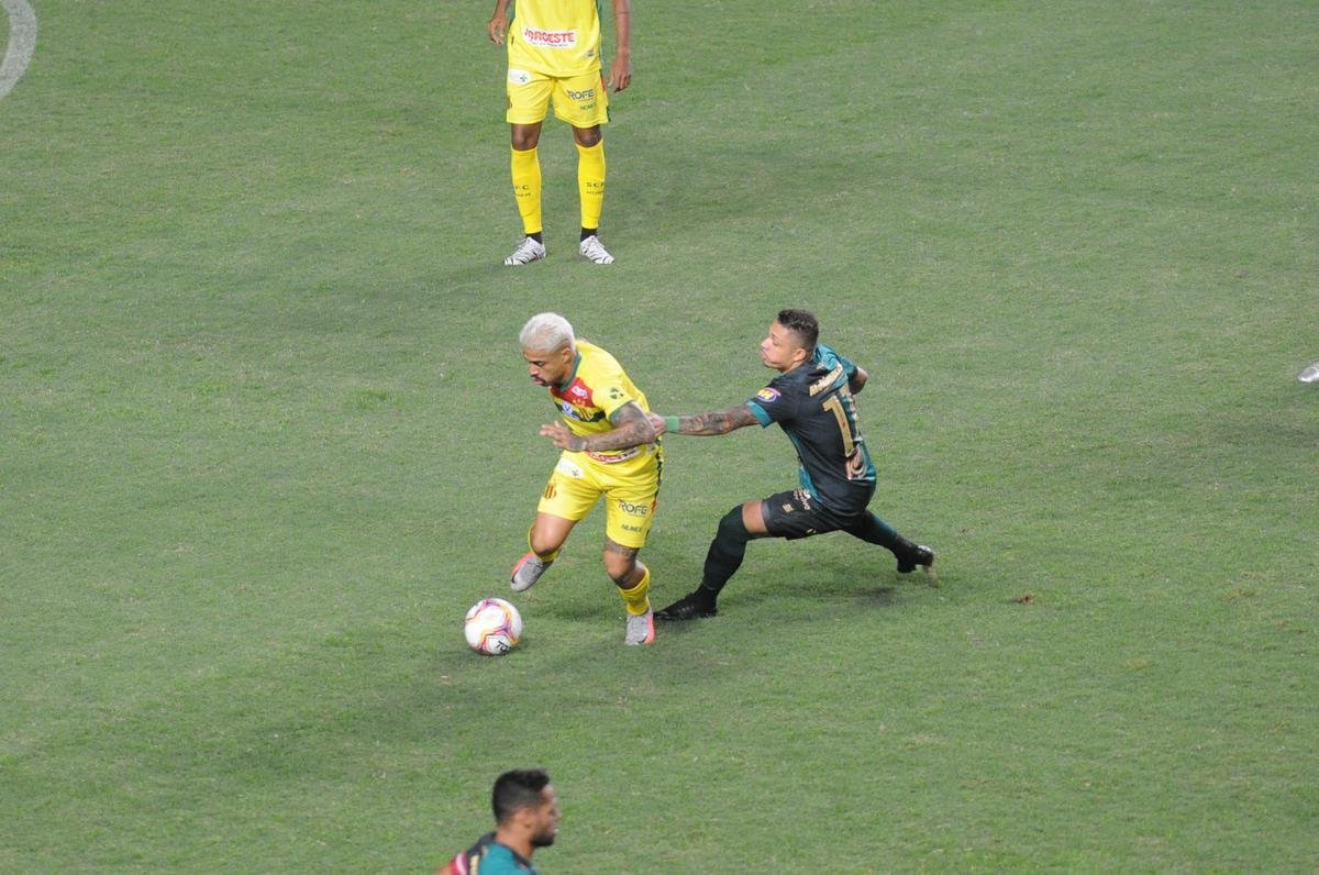 Fotos do jogo entre Amrica e Sampaio Corra, no Independncia, em Belo Horizonte, pela 27 rodada da Srie B do Campeonato Brasileiro