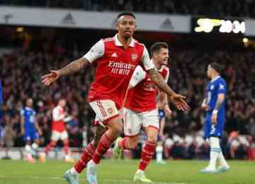 Com dois gols de Odegaard e um de Gabriel Jesus, Arsenal vence em casa por 3 a 1 e volta temporariamente à liderança