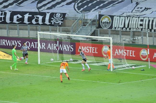 Fotos do jogo entre Atltico e La Guaira, da Venezuela, no Mineiro, em Belo Horizonte, pela ltima rodada do Grupo H da Copa Libertadores