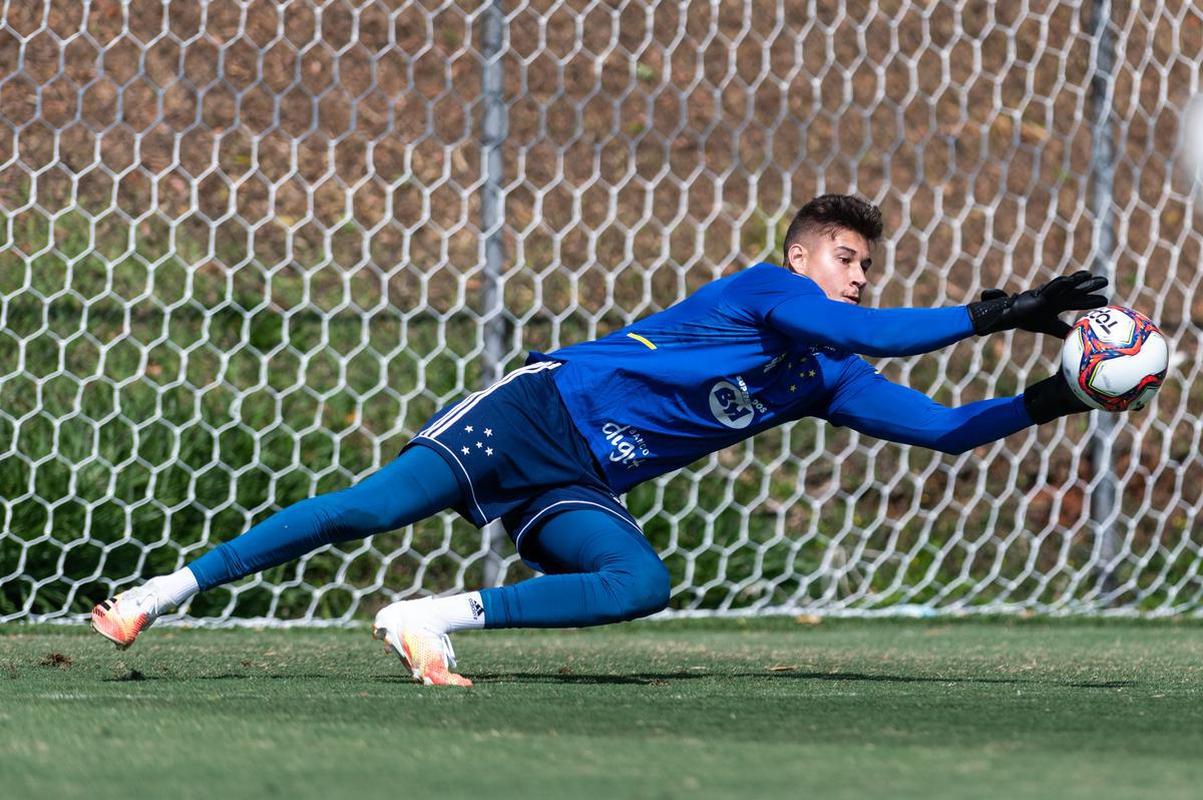 Fotos do treino do Cruzeiro desta sexta-feira na Toca II
