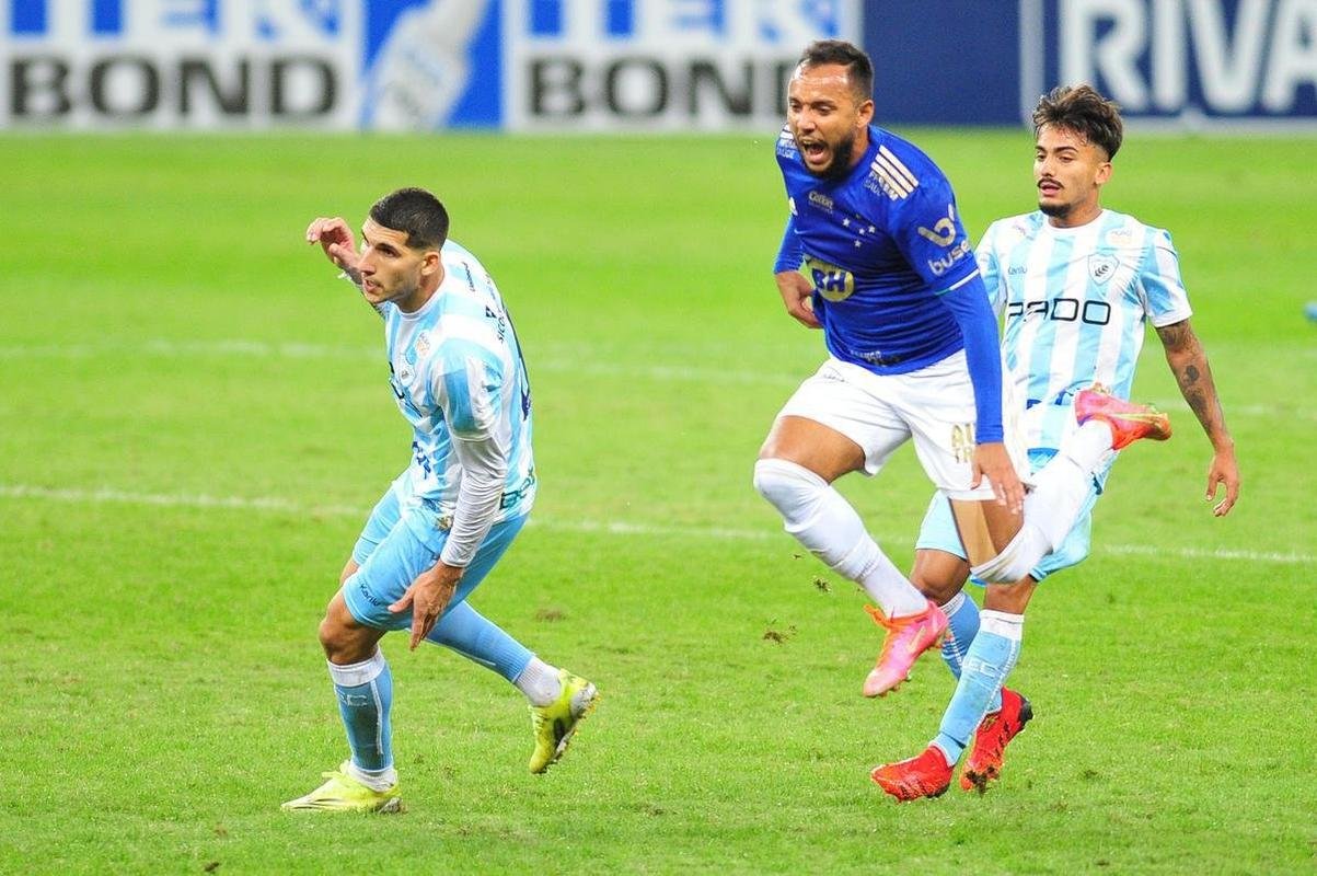 Fotos de Cruzeiro x Londrina, no Mineiro, pela 15 rodada da Srie B